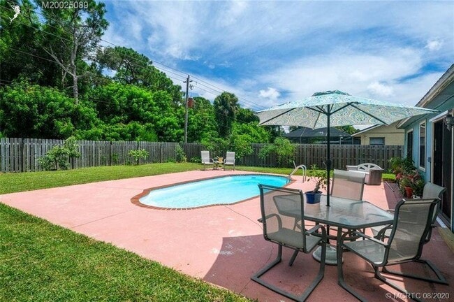 Photo - 4063 SE Jacaranda St House