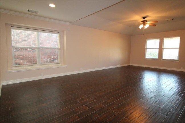 Building Photo - 2210 Mountain Ranch Dr