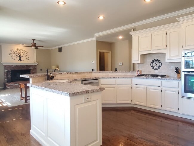 Foto del edificio - 1610 Chris Ln