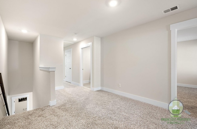 Building Photo - 157 Bromes Wy