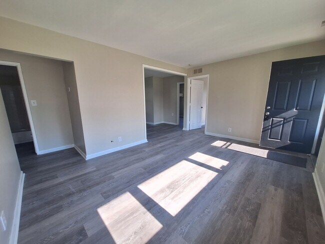 Foto del edificio - 26530 Hayes Rd