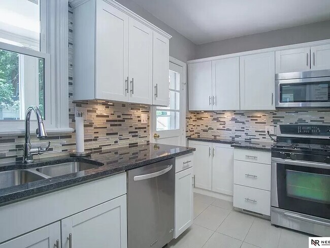 Building Photo - 602 N 41st Ave