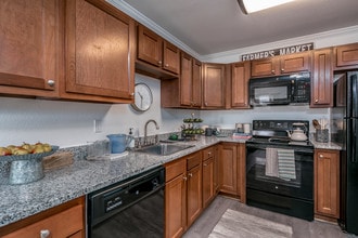 Building Photo - Landmark Apartments- AL