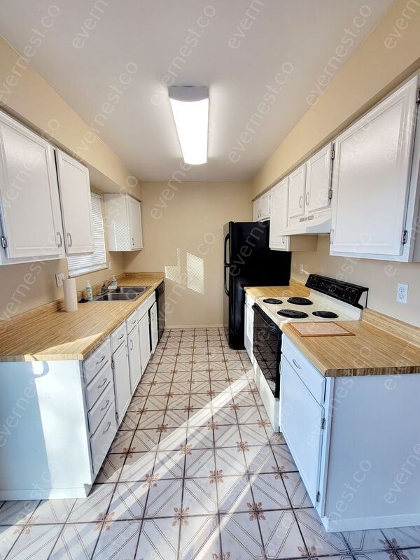 Building Photo - 6110 Tuckerman Ln