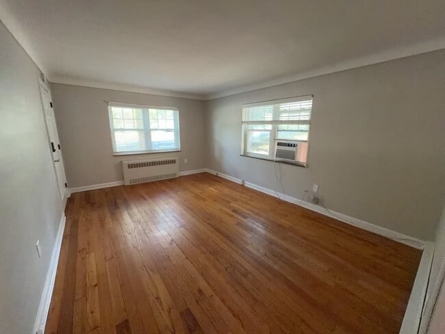 Building Photo - 2769 Losantiville Ave