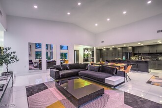 Building Photo - 5785 Edna Ave