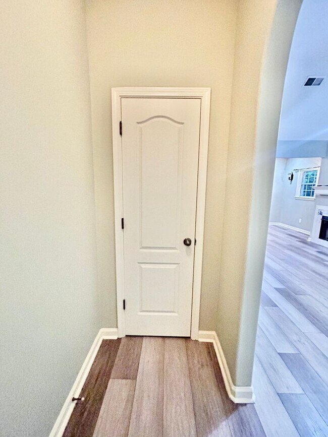 Photo - Spacious 3-Bedroom Home with Double Garage...