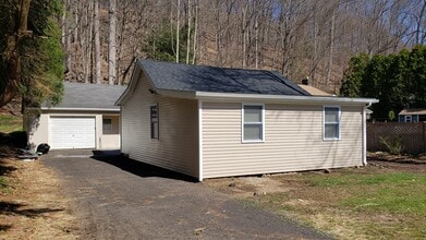 Building Photo - 142 Scout Rd