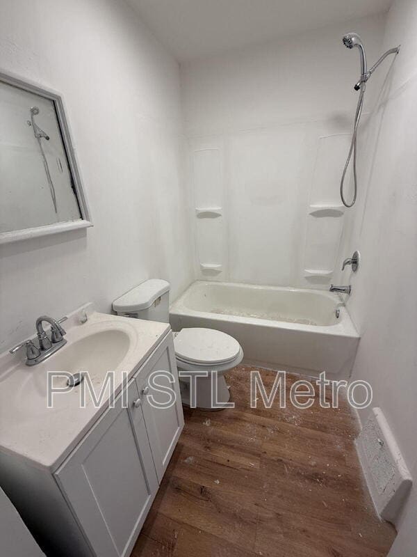 Building Photo - 5633 Parchester Dr