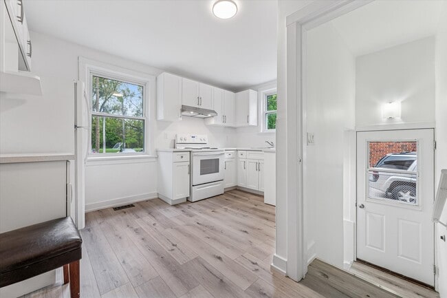 Building Photo - 80 York Rd