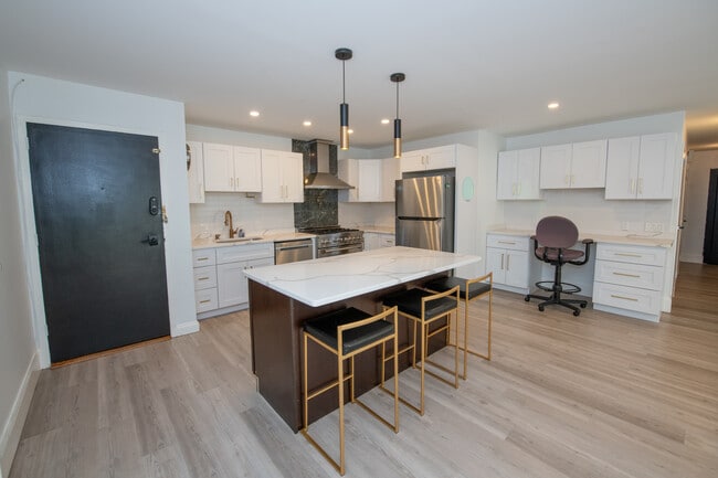 Building Photo - 100 West Ave