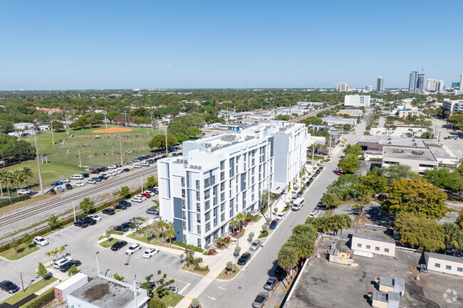 Foto del edificio - Poinciana Crossing- NO AVAILABILITY
