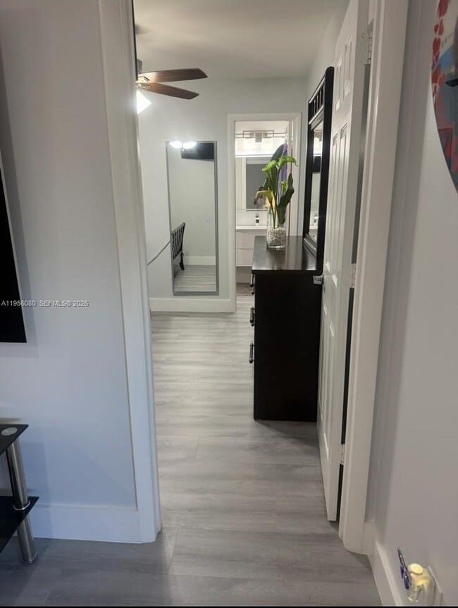 Foto del edificio - 1327 Towhee St