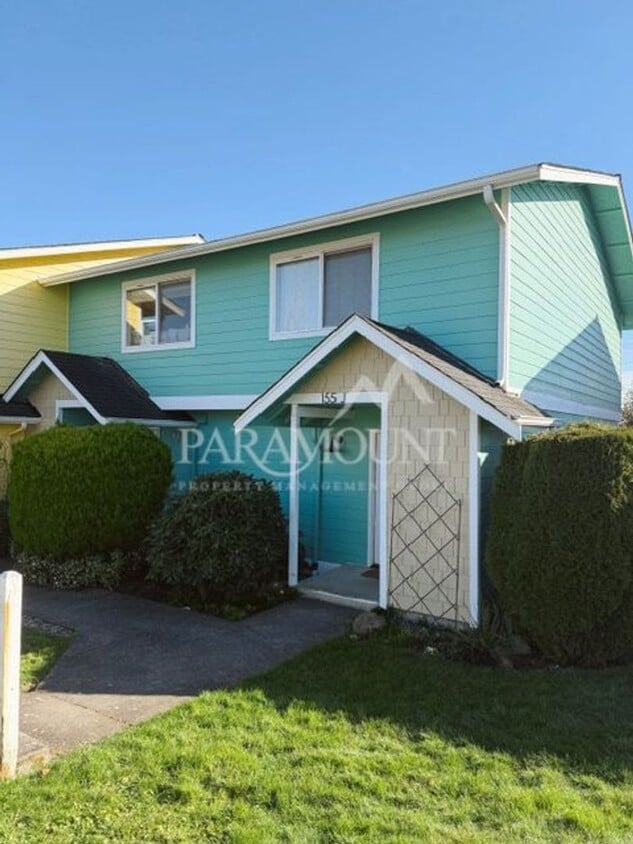 Fully Transformed End Unit in Downtown Poulsbo - Fully Transformed End Unit in Downtown Poulsbo