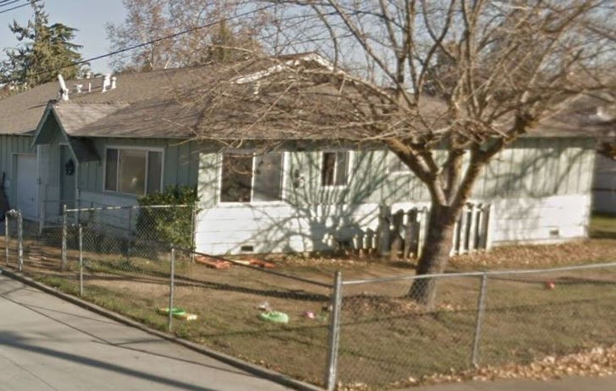 Primary Photo - Anderson 3Bed Duplex- Garbage & Water Incl...
