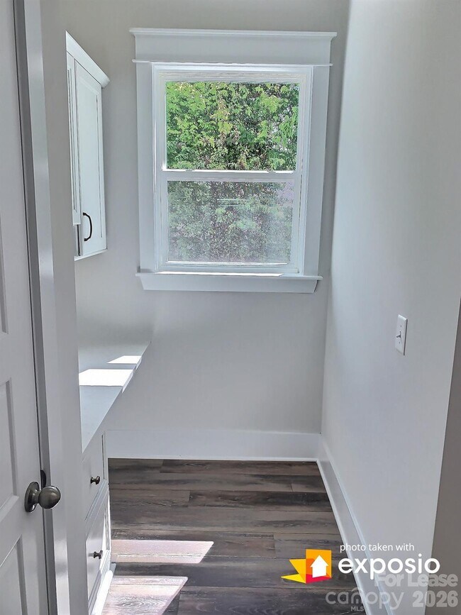 Foto del edificio - 4869 Blanchard Wy