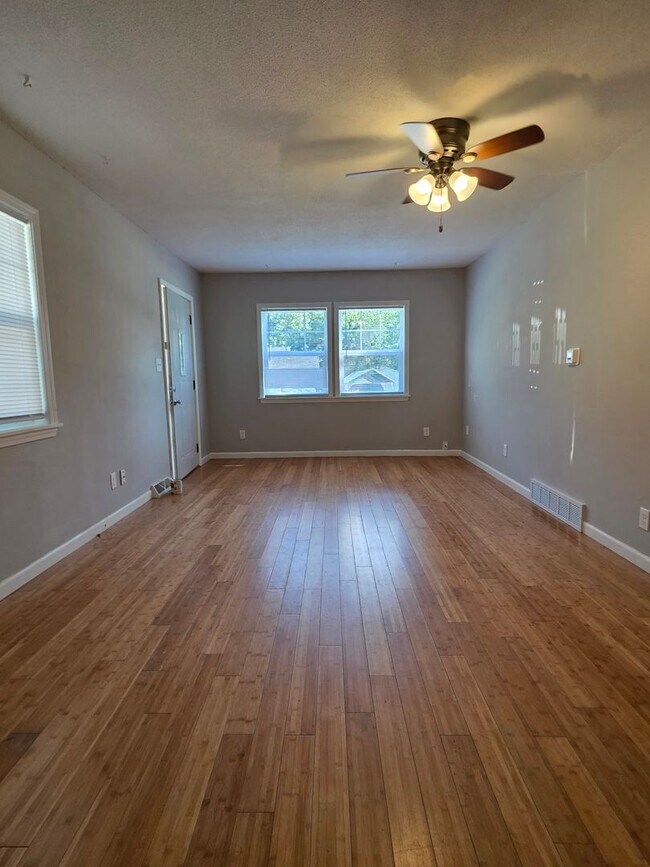 Foto del edificio - 3111 Lincoln Ave