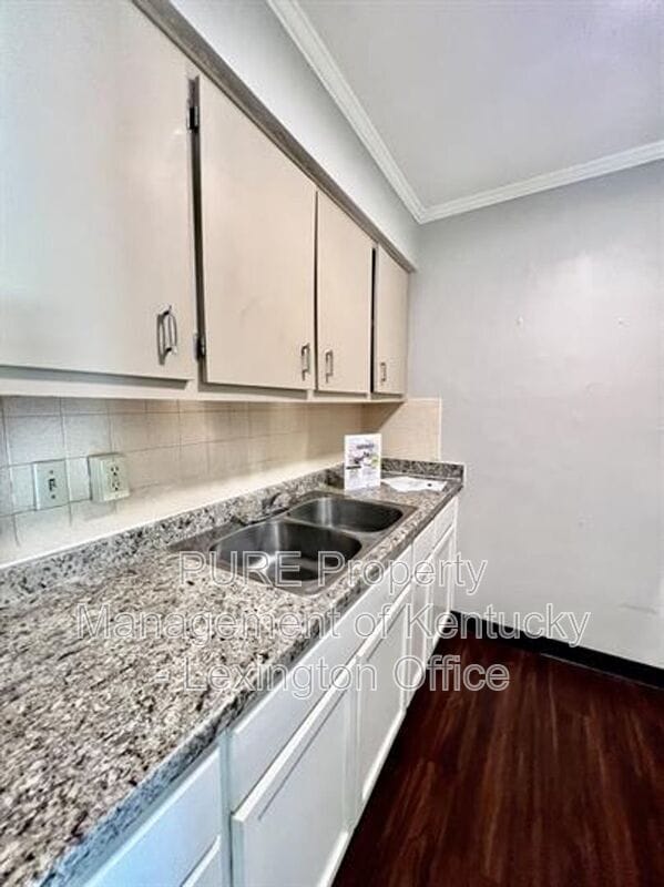 Building Photo - 1685 Alexandria Dr