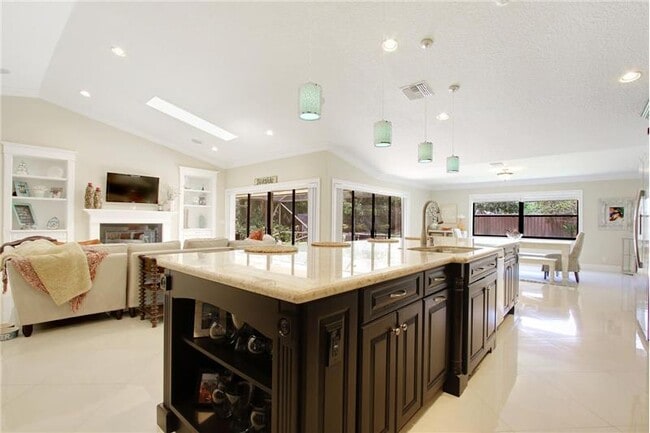Building Photo - 5893 Stonewood Ct