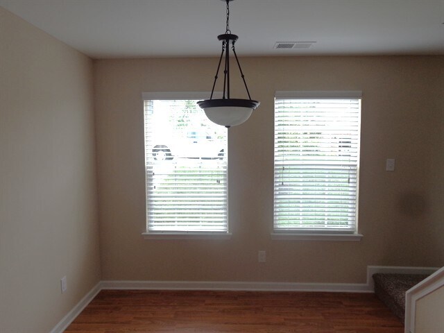 Foto del edificio - 430 Dockside Ln NW