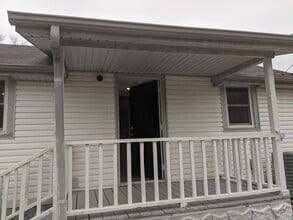 Building Photo - 427 Demoss St