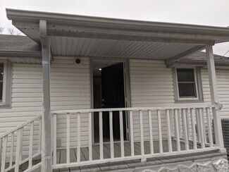 Building Photo - 427 Demoss St