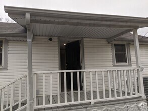 Building Photo - 427 Demoss St