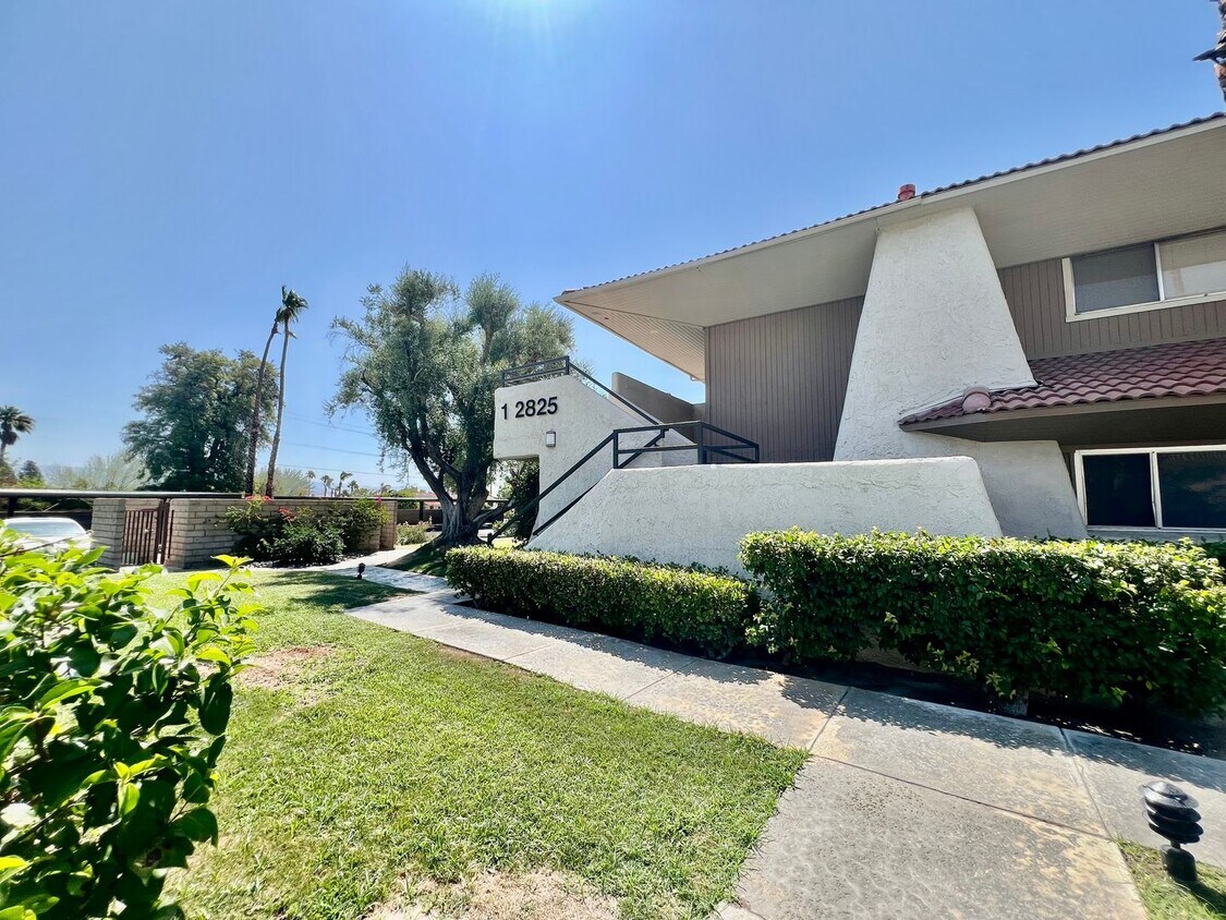 Primary Photo - AVAILABLE NOW! GORGEOUS 1 Bed 1 Bath Condo...
