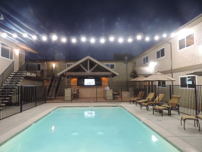 University Place Apartments Fresno, CA