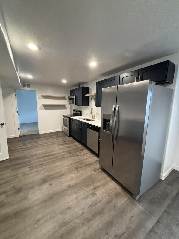 Building Photo - 4747 N Mount Nebo Dr
