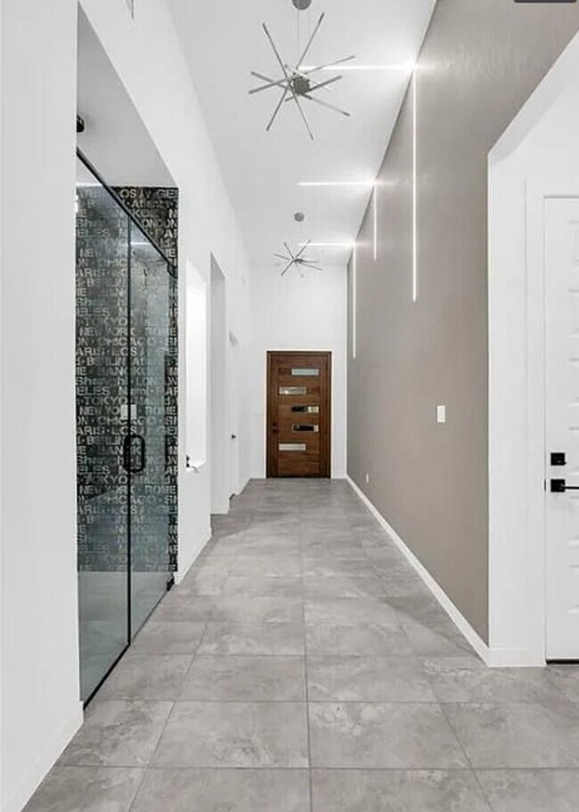 Foto del edificio - Luxury Living in Hyde Park – Edinburg/McAl...