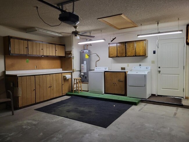 Building Photo - 4043 Canyon Hills Rd