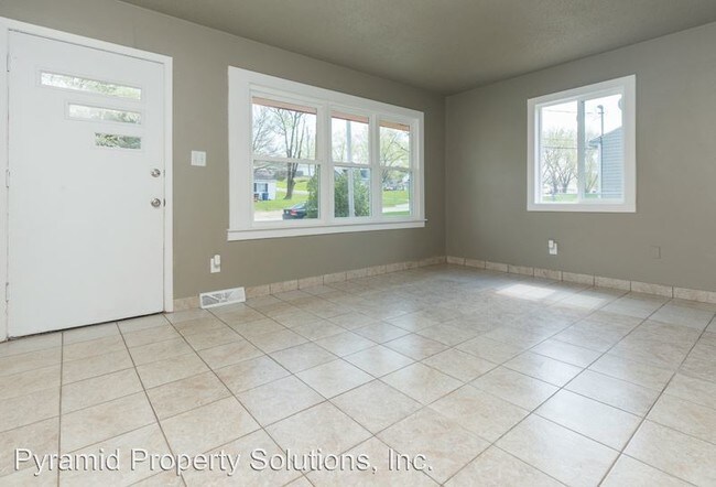 Building Photo - 3 br, 1 bath House - 7110 SW 16th St