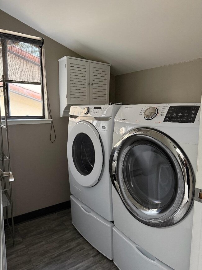 Foto del edificio - 1125 Royal Ln