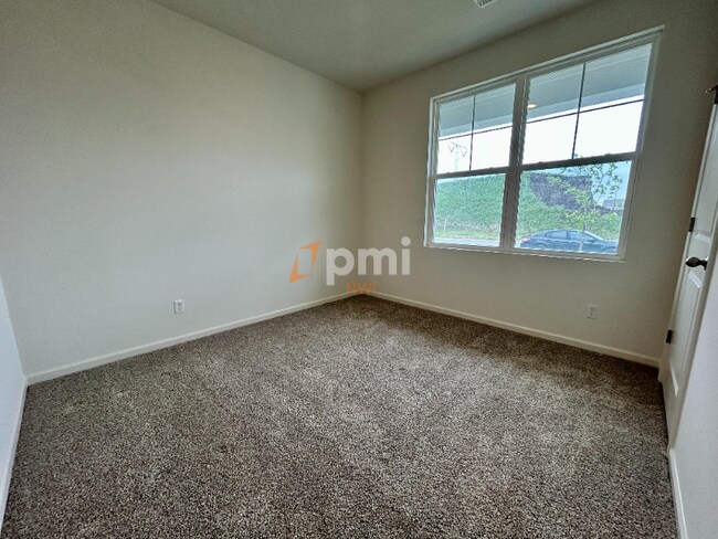 Foto del edificio - 10360 Blaine St
