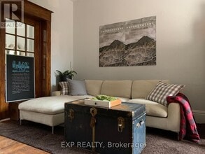 Building Photo - 280 Keele St