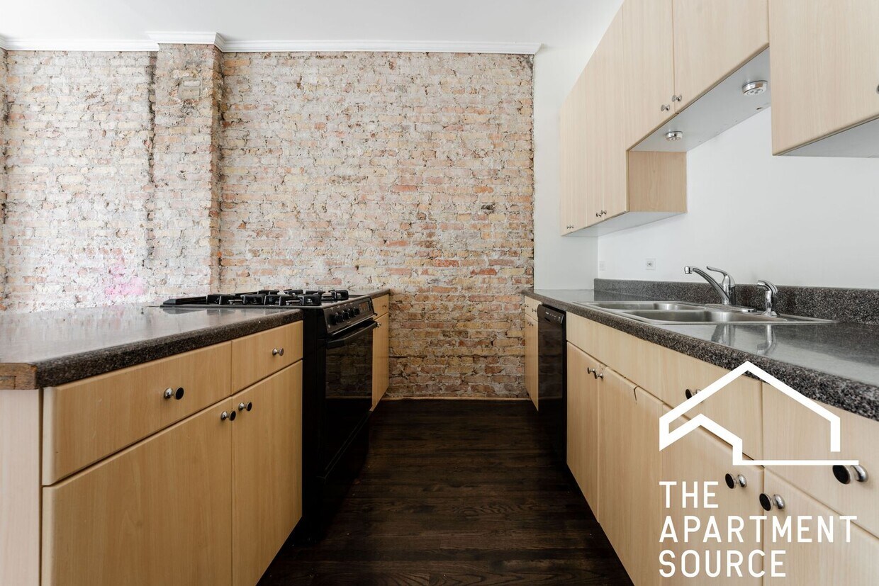 Foto principal - HUGE 4BR Close to California Blue Line; Pe...