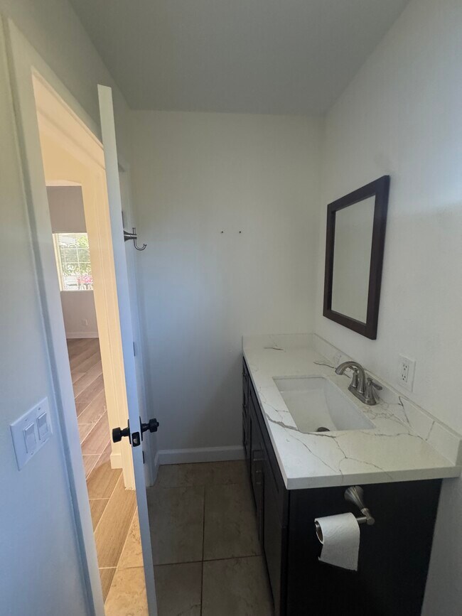 Foto del edificio - 4102 Bresee Ave