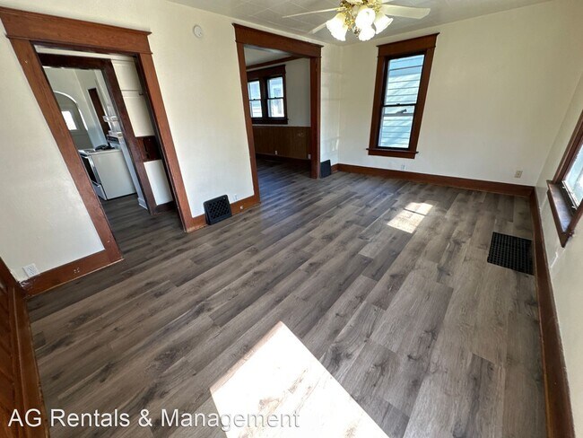 Building Photo - 3 br, 1 bath House - 1136 West Wildwood Ave