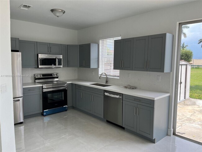 Foto del edificio - 13812 SW 275th Terrace