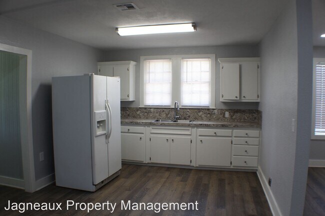 Building Photo - 3 br, 1.5 bath House - 3808 Vanderbuilt St