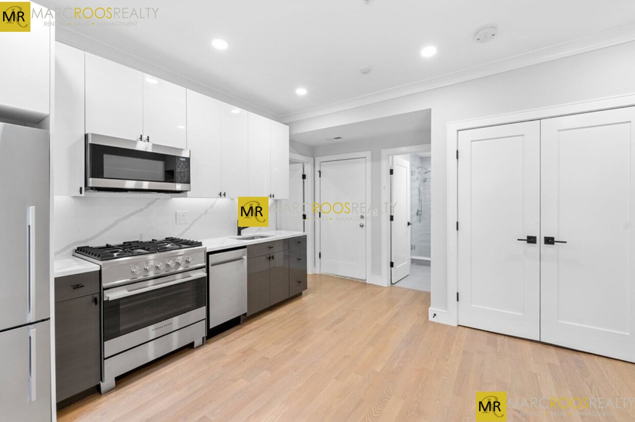 Primary Photo - 535 Newbury St