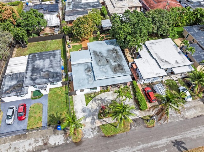 Foto del edificio - 161 SW 52nd Ct