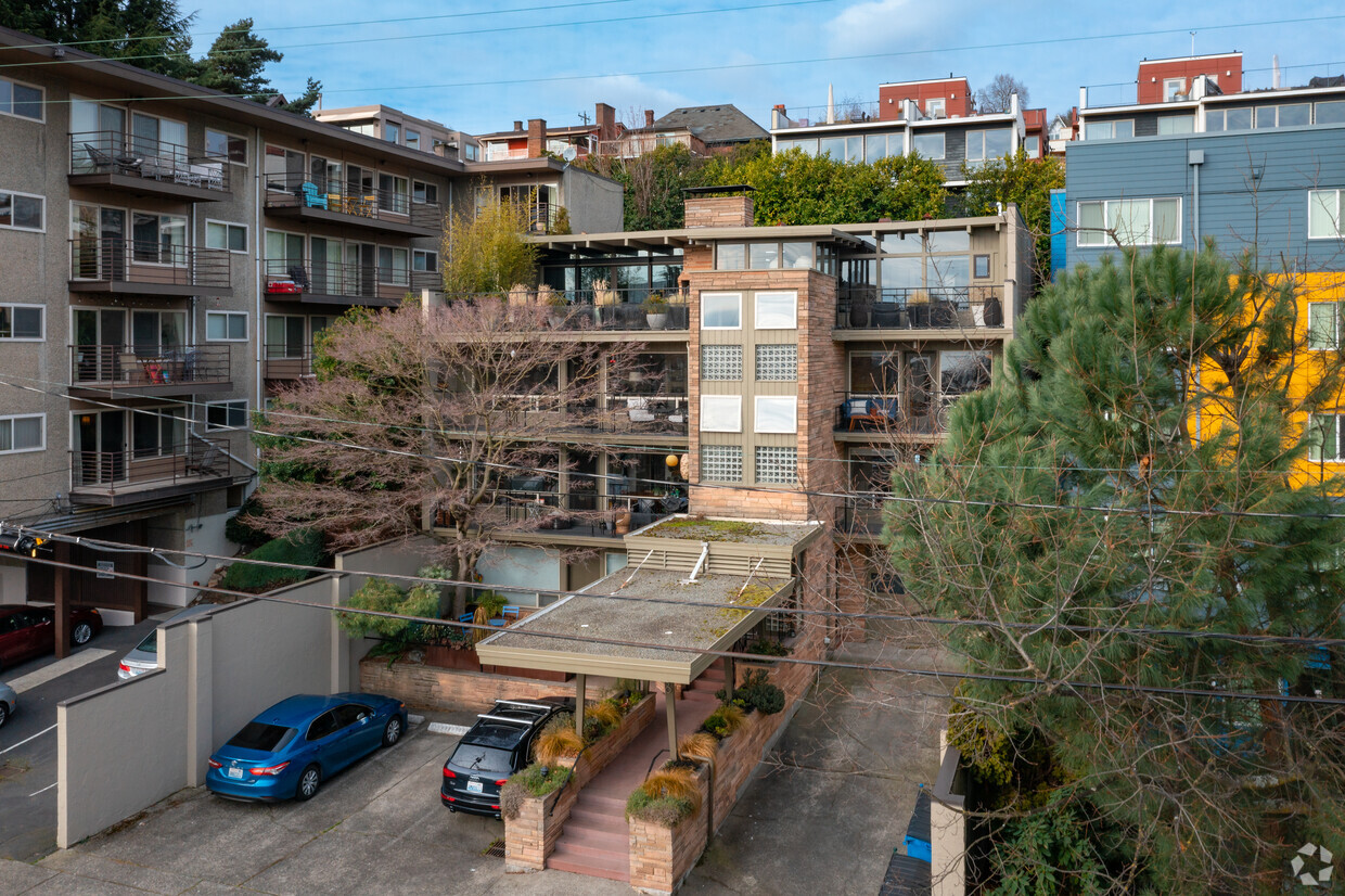 Foto principal - 330 W Roy St