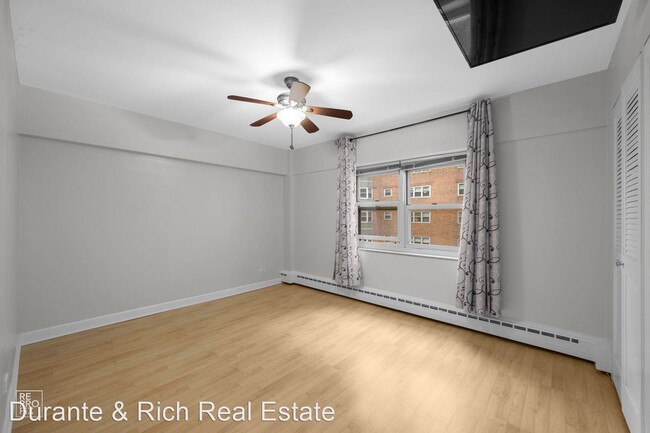 Foto del edificio - 1 br, 1 bath House - 4970 N Marine 630