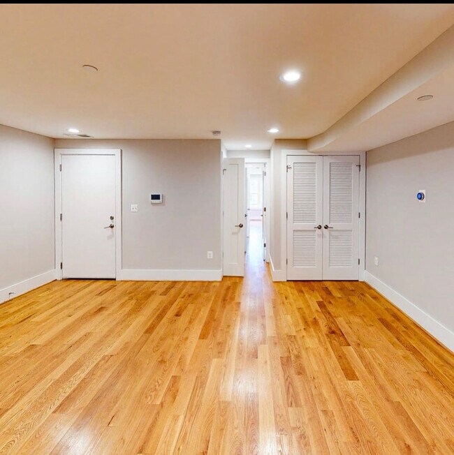 Foto del edificio - 521 Kennedy St NW
