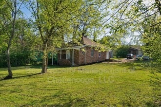 Building Photo - 1717 Stanfiel St