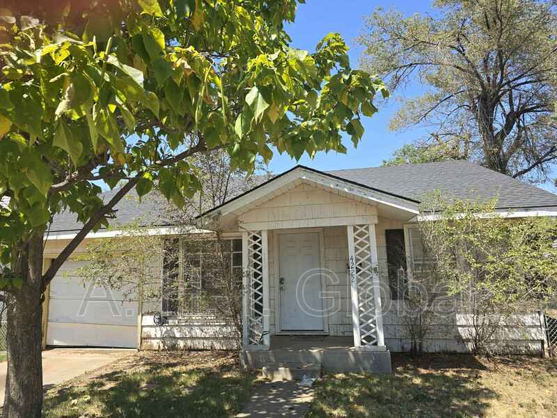 Foto principal - 4222 SW 11th Ave