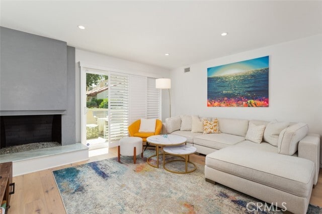 Foto del edificio - 607 Hilvanar