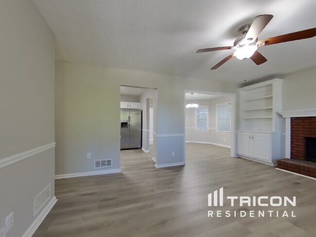 Foto del edificio - 5 Riverchase Dr